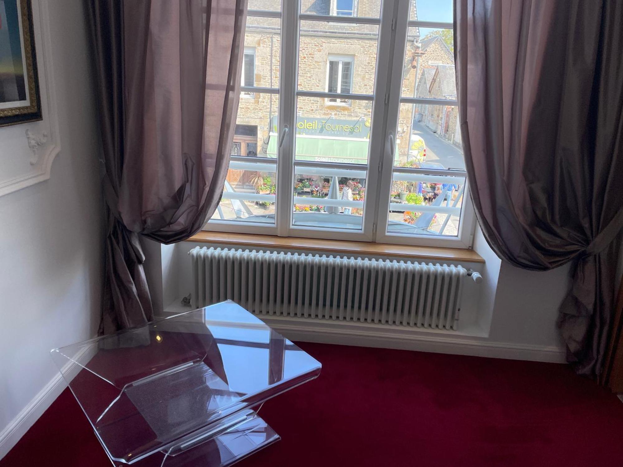 Hotel Victor Hugo 蓬托尔松 外观 照片