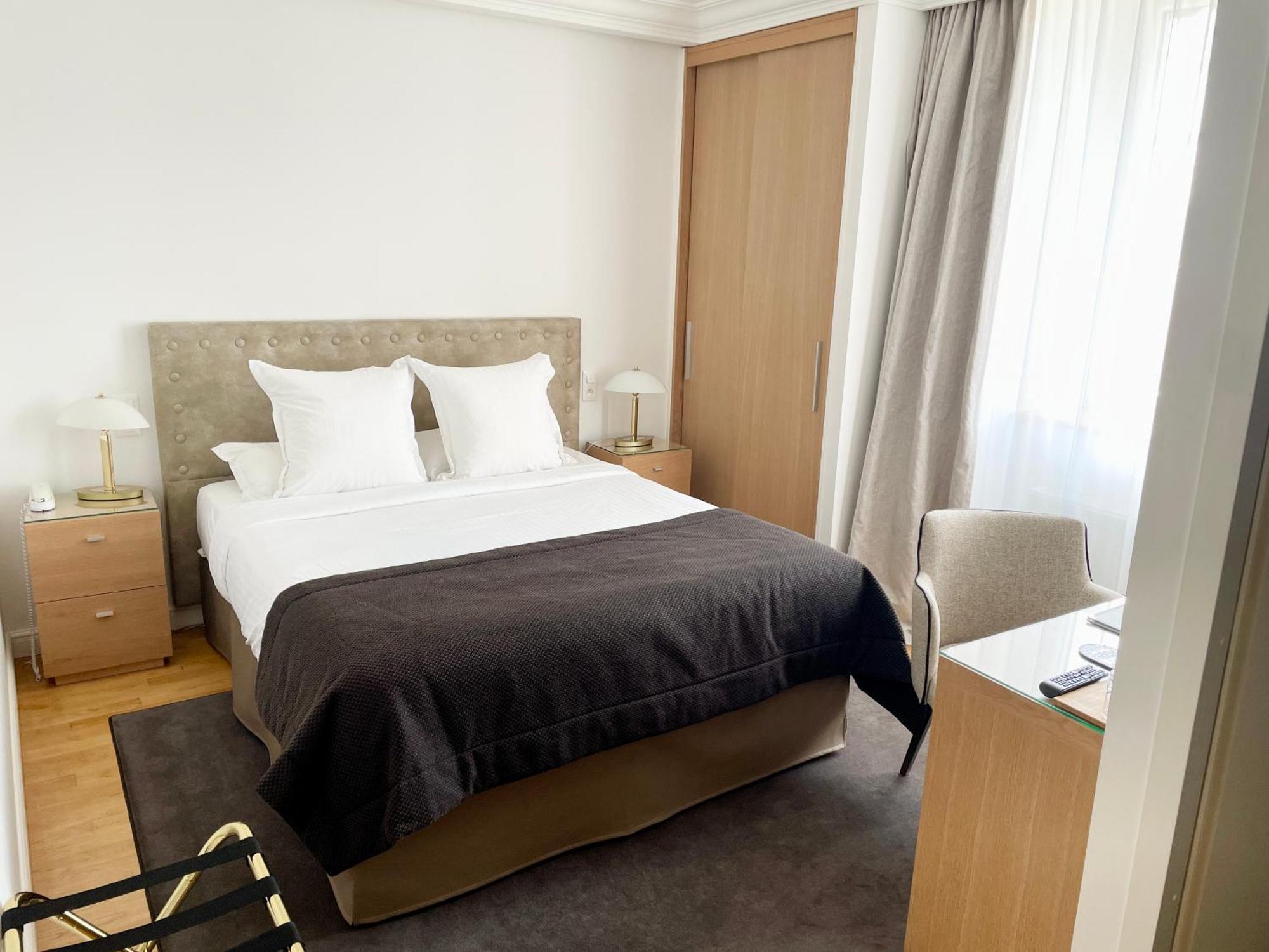 Hotel Victor Hugo 蓬托尔松 外观 照片