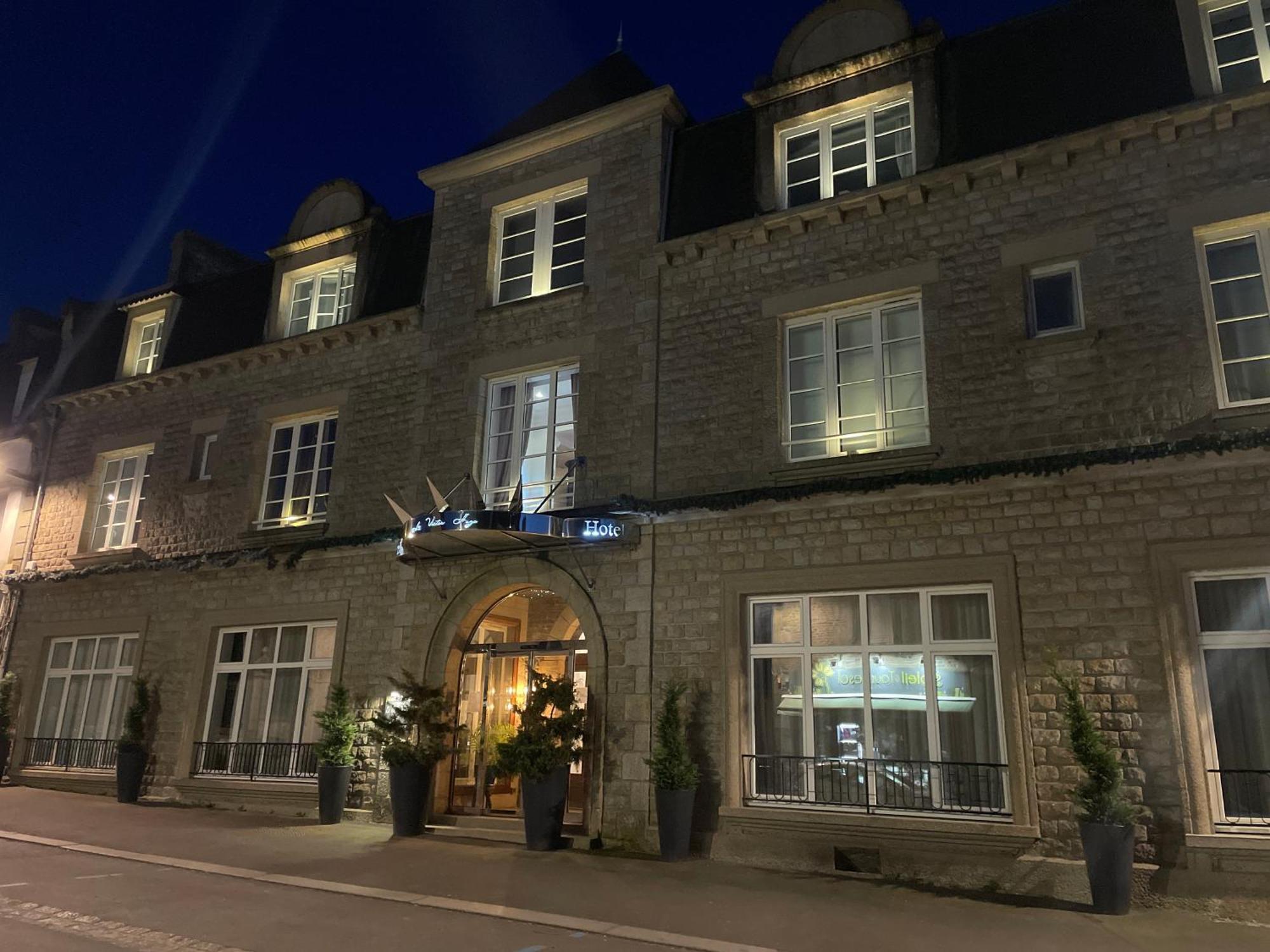 Hotel Victor Hugo 蓬托尔松 外观 照片