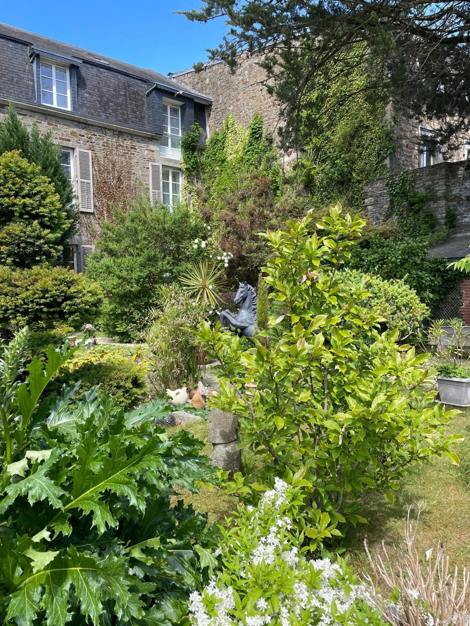 Hotel Victor Hugo 蓬托尔松 外观 照片