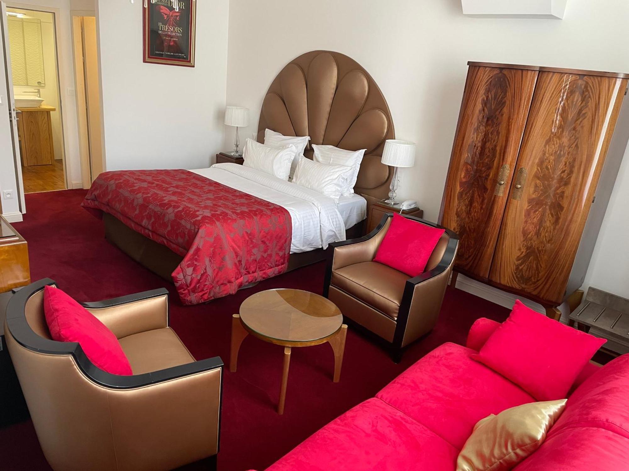 Hotel Victor Hugo 蓬托尔松 外观 照片