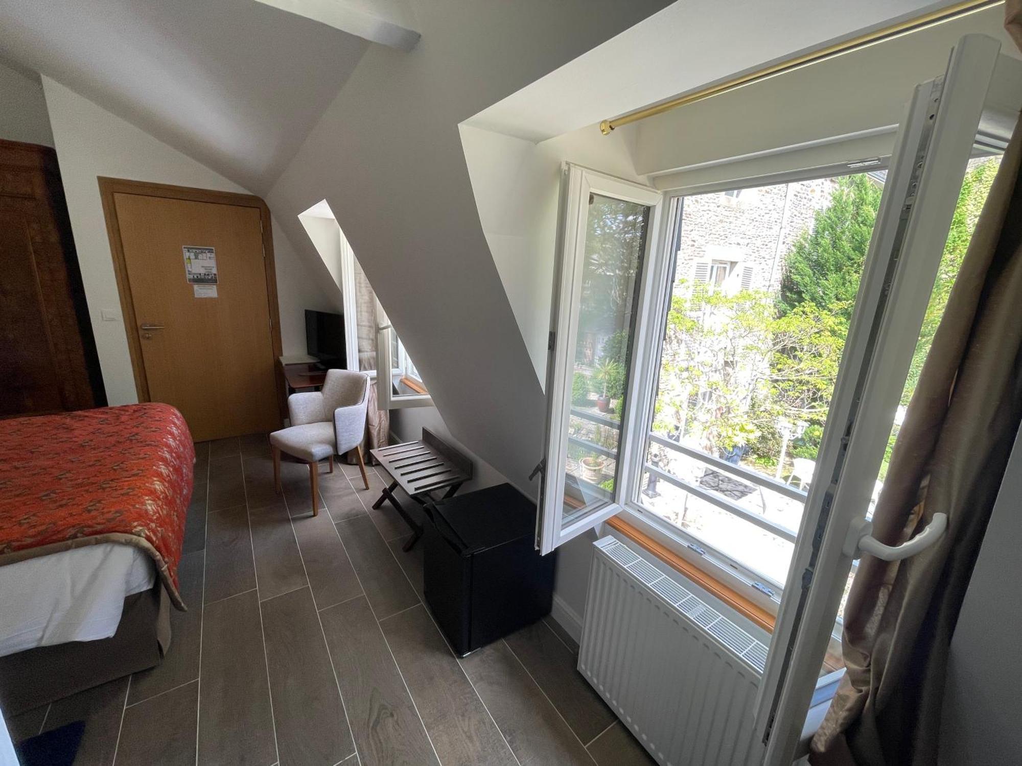 Hotel Victor Hugo 蓬托尔松 外观 照片