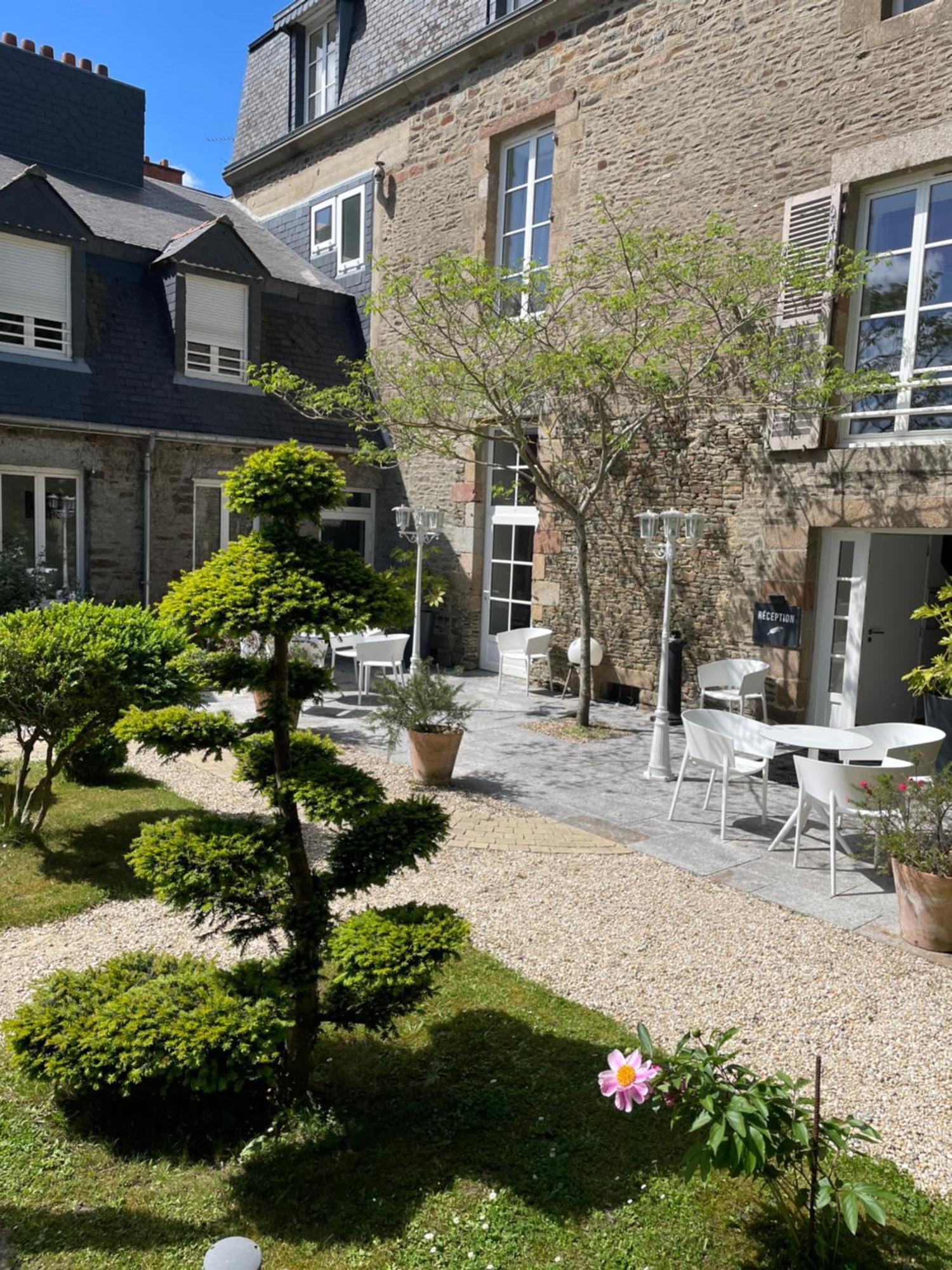 Hotel Victor Hugo 蓬托尔松 外观 照片
