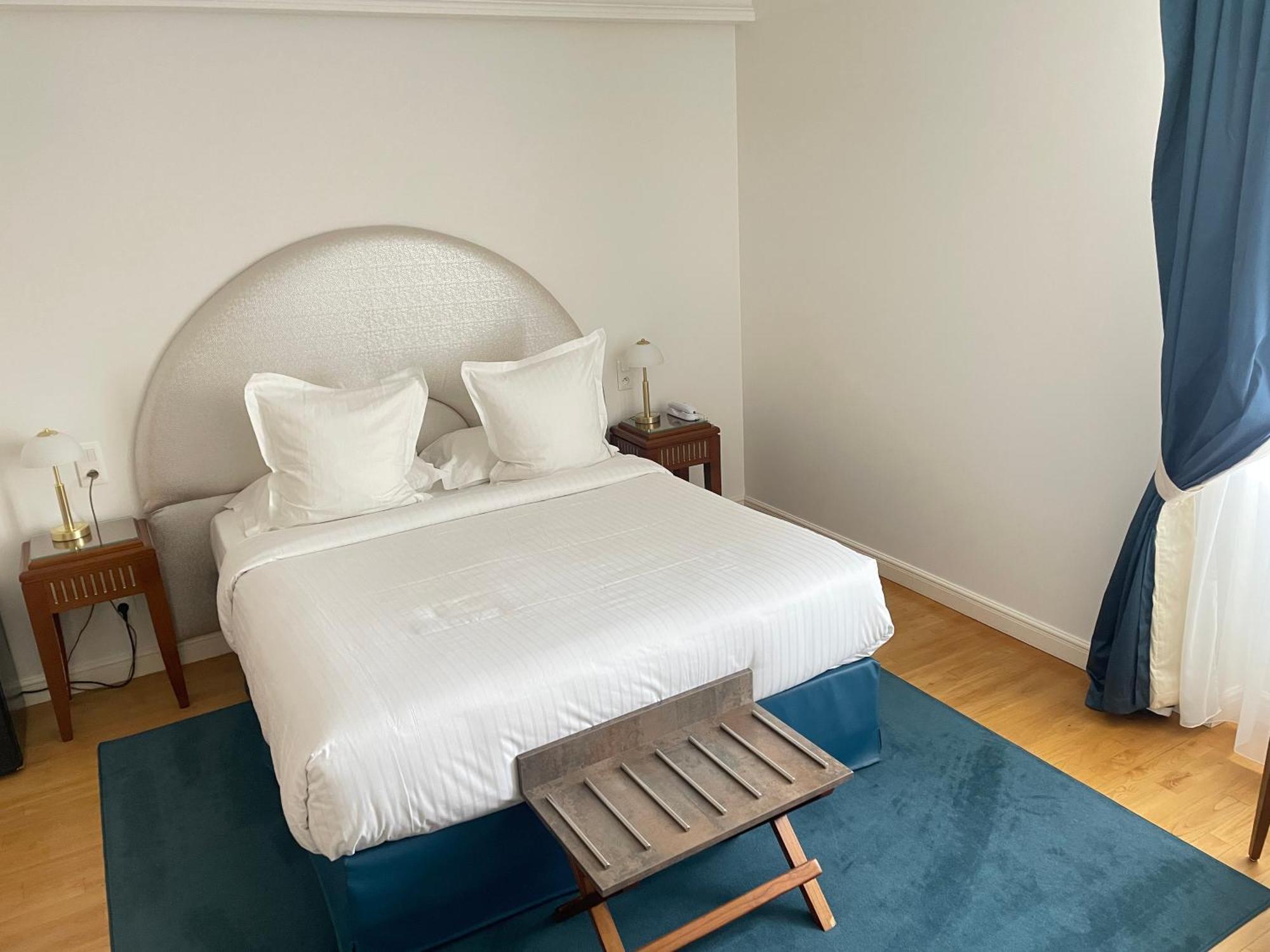 Hotel Victor Hugo 蓬托尔松 外观 照片