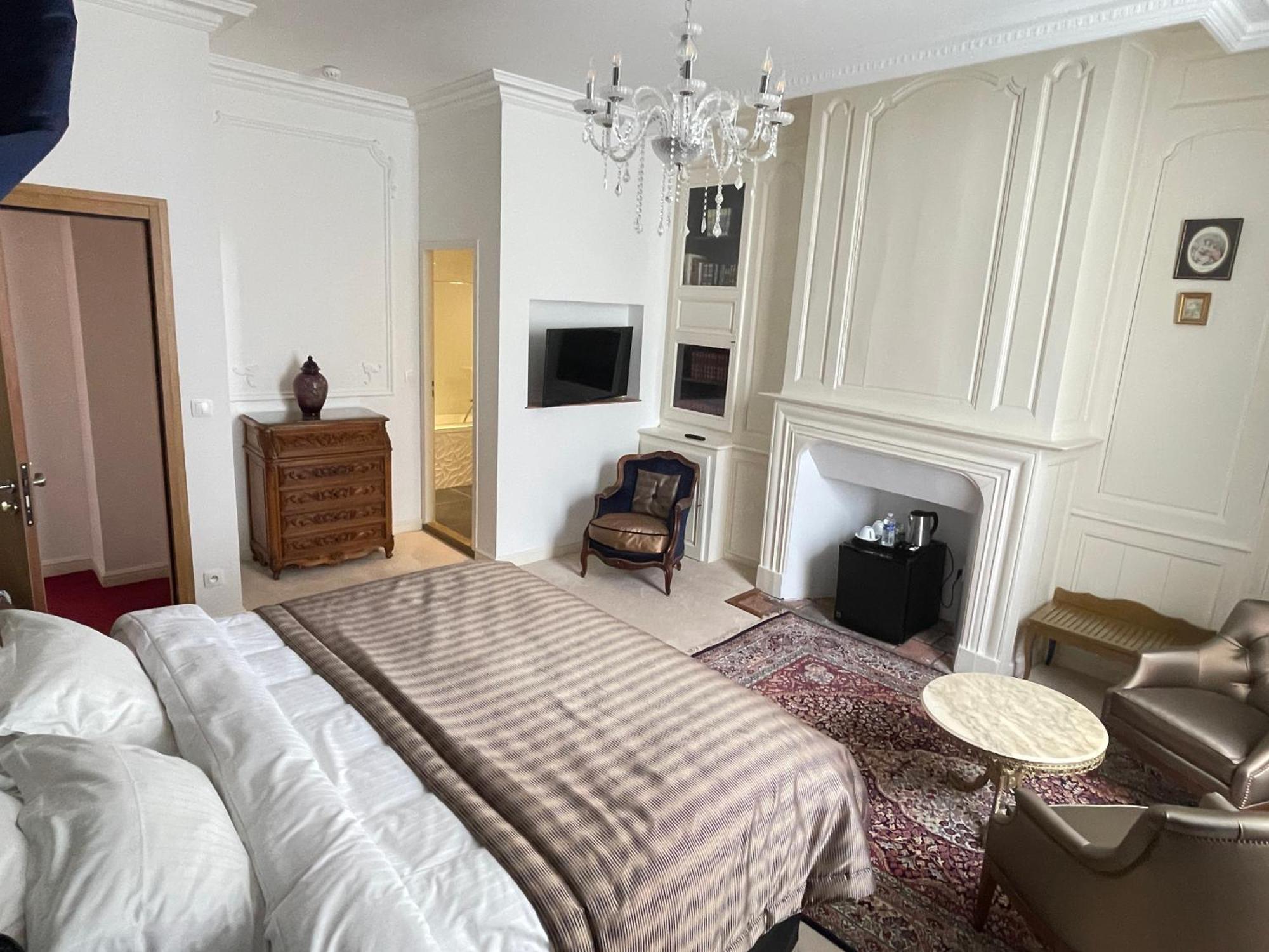 Hotel Victor Hugo 蓬托尔松 外观 照片